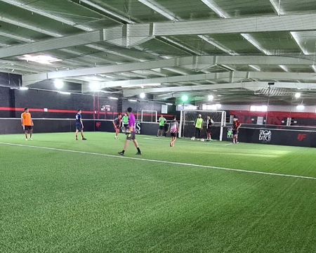 Location terrain foot à 5 urbain five chez XXX-name